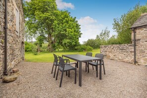 Outdoor dining - 2 Bed in Bassenthwaite (oc-b40273) (Wythop)