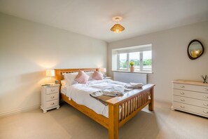 Iron/ironing board, travel cot, free WiFi, bed sheets - 2 Bed in Simonstone (oc-s41050) (High Abbotside)