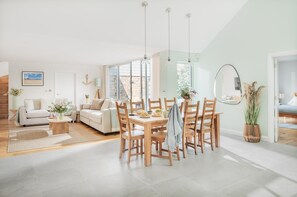 Interior - 4 Bed in Trebetherick (oc-l50183) (La Mohay)