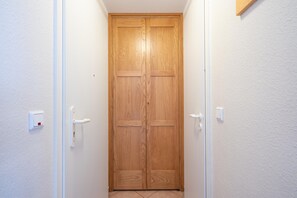 Apartment | Interior - Moderne Ferienwohnung in Sellin mit Balkon, Wlan und Ahoi-rabatt (Sellin)