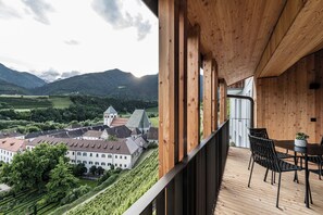 Outdoor dining - Vrbo Property (Trentino-Alto Adige)
