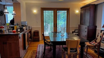 Habitación Deluxe doble, vistas a la ciudad | Restauración
