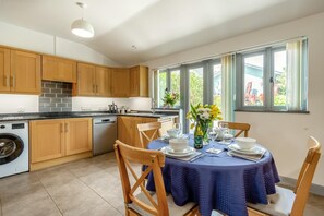 Dining - 2 Bed in Dwrbach (oc-w42727) (Dwrbach)