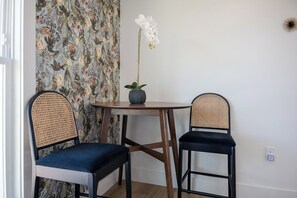 Dining - Be A Nomad | New Listing l 2br 3 blks to beach - D (Jacksonville Beach)