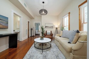 TV - Be A Nomad | Pool Apartment 1 Block Jacksonville Beach | (Jacksonville Beach)