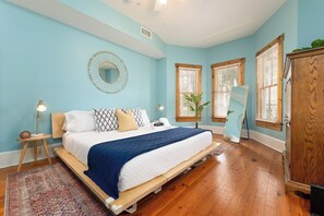 Iron/ironing board, free WiFi, bed sheets - Be A Nomad | Pool Apartment 1 Block Jacksonville Beach | (Jacksonville Beach)