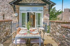 Outdoor dining - 2 Bed in Ravenstonedale (oc-h42732) (Ravenstonedale)