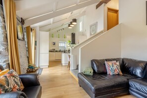 TV, fireplace - 2 Bed in Duloe (oc-b27524) (Duloe)
