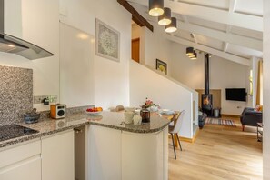 Microwave, oven, dishwasher, high chair - 2 Bed in Duloe (oc-b27524) (Duloe)