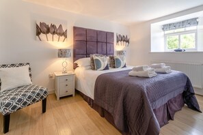 Bügeleisen/Bügelbrett, Reisekinderbett, kostenloses WLAN, Bettwäsche