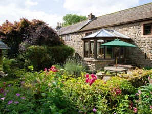 Terrace/patio - 3 Bed in Penrith (oc-95780) (Milburn)