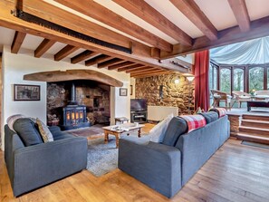 Fireplace - 3 Bed in Penrith (oc-95780) (Milburn)