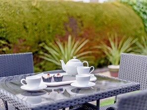 Outdoor dining - 2 Bed in Cheltenham (oc-81427) (Bourton-on-the-Water)