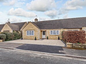 Exterior - 2 Bed in Cheltenham (oc-81427) (Bourton-on-the-Water)