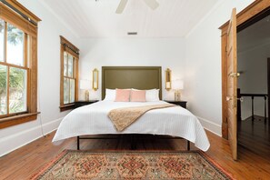 Iron/ironing board, free WiFi, bed sheets - Be a Nomad - Charming Pool House 1 blck to beach (Jacksonville Beach)