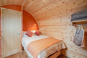 Iron/ironing board, travel cot, free WiFi, bed sheets - 1 Bed in Blairdrummond (oc-b37876) (Blair Drummond)
