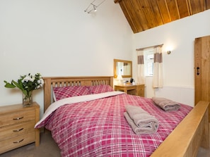 Travel cot, free WiFi, bed sheets - 3 Bed in Banbury (oc-cc034) (Claydon)