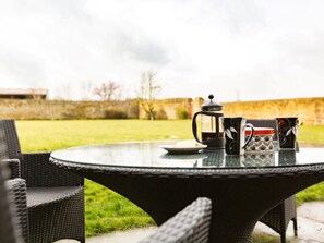 Outdoor dining - 2 Bed in Banbury (oc-cc005) (Claydon)