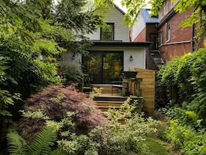 Terrace/patio - Downtown Toronto: Cozy Retreat in the Annex (Toronto)