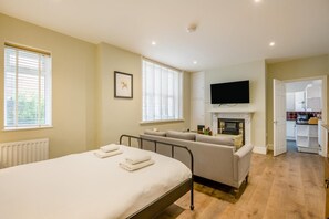 Iron/ironing board, travel cot, free WiFi, bed sheets - 2 Bed in Cromer (oc-c41427) (Cromer)