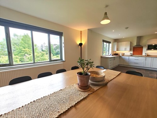 5 Bed in Lambourn (oc-n42715)