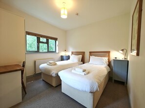 WiFi (free), bed sheets - 3 Bed in Lambourn (oc-w42717) (Sheepdrove)