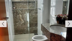 Apartamento Confort, vistas a la ciudad | Baño