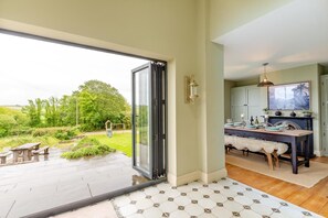 Interior - 3 Bed in Lanteglos (oc-l42813) (Lanteglos)