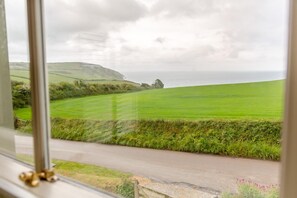 Interior - 3 Bed in Lanteglos (oc-l42813) (Lanteglos)
