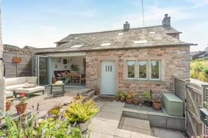 Outdoor dining - 3 Bed in Skelton (oc-c42824) (Skelton)