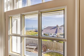 Interior - 5 Bed in Aberaeron (oc-r43318) (Aberaeron)