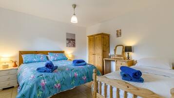 5 chambres, lit parapluie, Wi-Fi gratuit, draps fournis