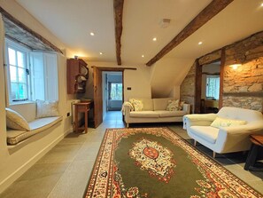 TV, fireplace - 2 Bed in Yealmpton (oc-o42800) (Yealmpton)