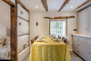Dining - 2 Bed in Yealmpton (oc-o42800) (Yealmpton)