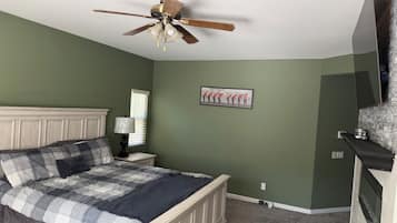 4 bedrooms, iron/ironing board, WiFi, bed sheets