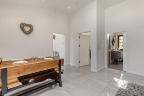 Interior - 1 Bed in Mynyddislwyn (oc-d44712) (Cwmfelinfach)