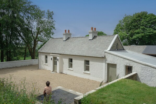 Exterior - Gortnabool - Cold Plunge, Sauna, Hot Tub, Pub (Borrisoleigh)