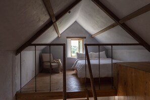 Room - Gortnabool - Cold Plunge, Sauna, Hot Tub, Pub (Borrisoleigh)