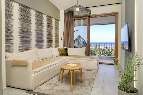 Executive Suite, Sea View | In-room safe, blackout drapes, soundproofing