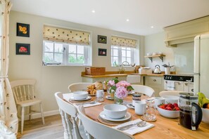 Dining - 2 Bed in Chebbard (oc-p43269) (Puddletown)