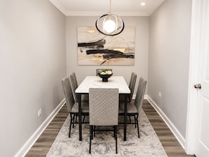 Dining - Spacious 5BD 2BA Home Close To Oakbrook (Westmont)