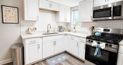 Spacious 5BD 2BA Home Close To Oakbrook
