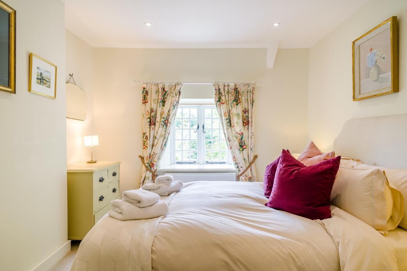 4 bedrooms, iron/ironing board, travel cot, free WiFi
