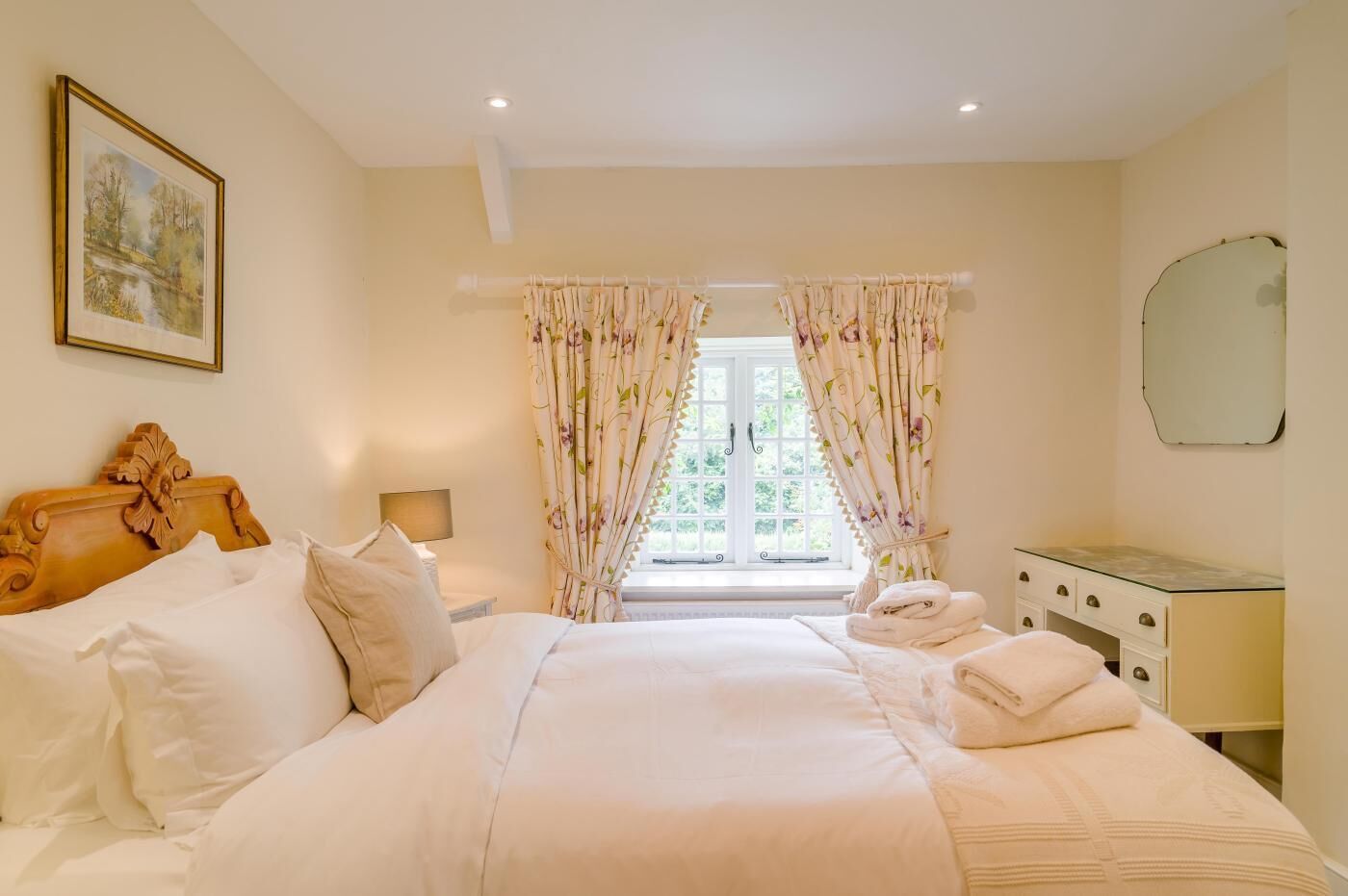 4 bedrooms, iron/ironing board, travel cot, free WiFi