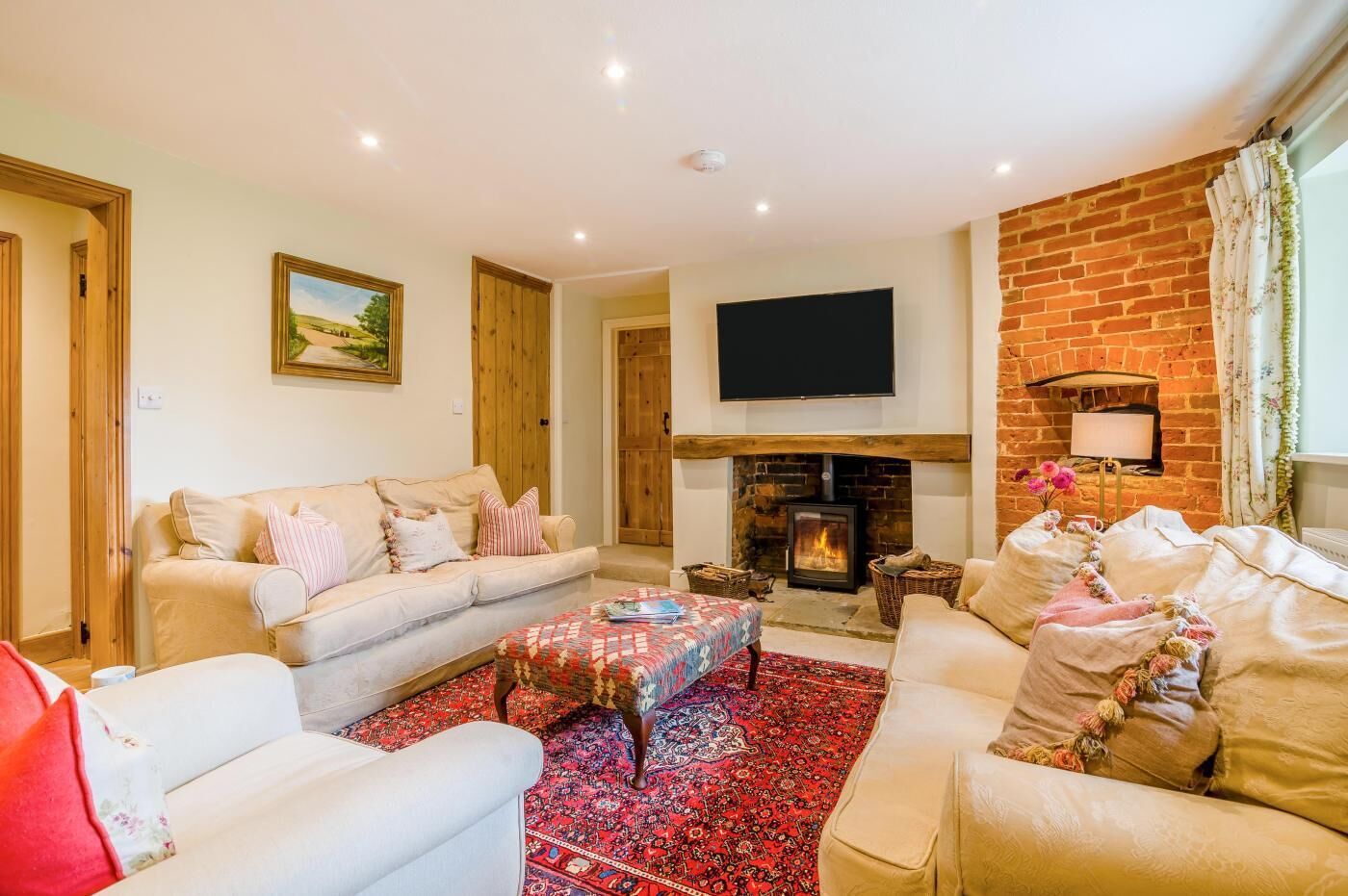 TV, fireplace
