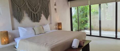 Basic Suite, Pool View | Free WiFi