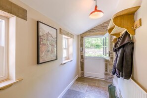 Interior - 2 Bed in Glossop (oc-h43766) (Glossop)