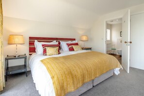 Bügeleisen/Bügelbrett, Reisekinderbett, kostenloses WLAN, Bettwäsche
