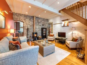 TV, fireplace - 1 Bed in Brecon (oc-42936) (Llanfrynach)