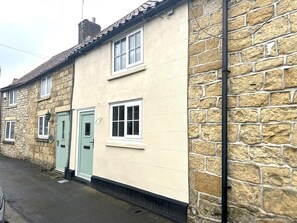 Exterior - 1 Bed in Seamer (oc-m44753) (Seamer)